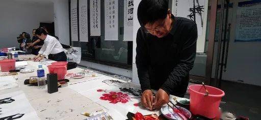 興安盟文聯“雙十百千”文藝志愿服務 以多彩創作點亮群眾生活